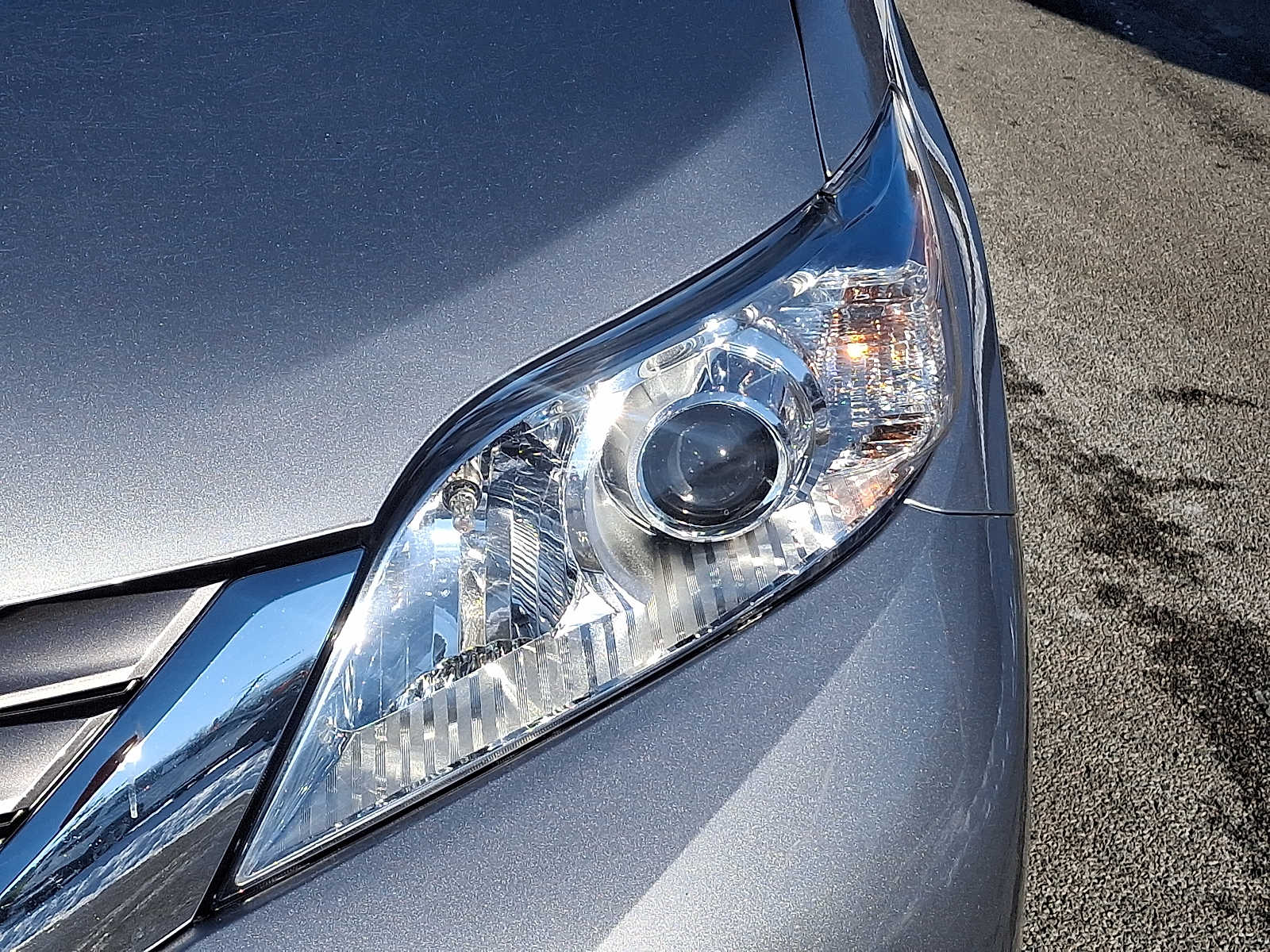 Thumbnail: 2015 Toyota Sienna - 11