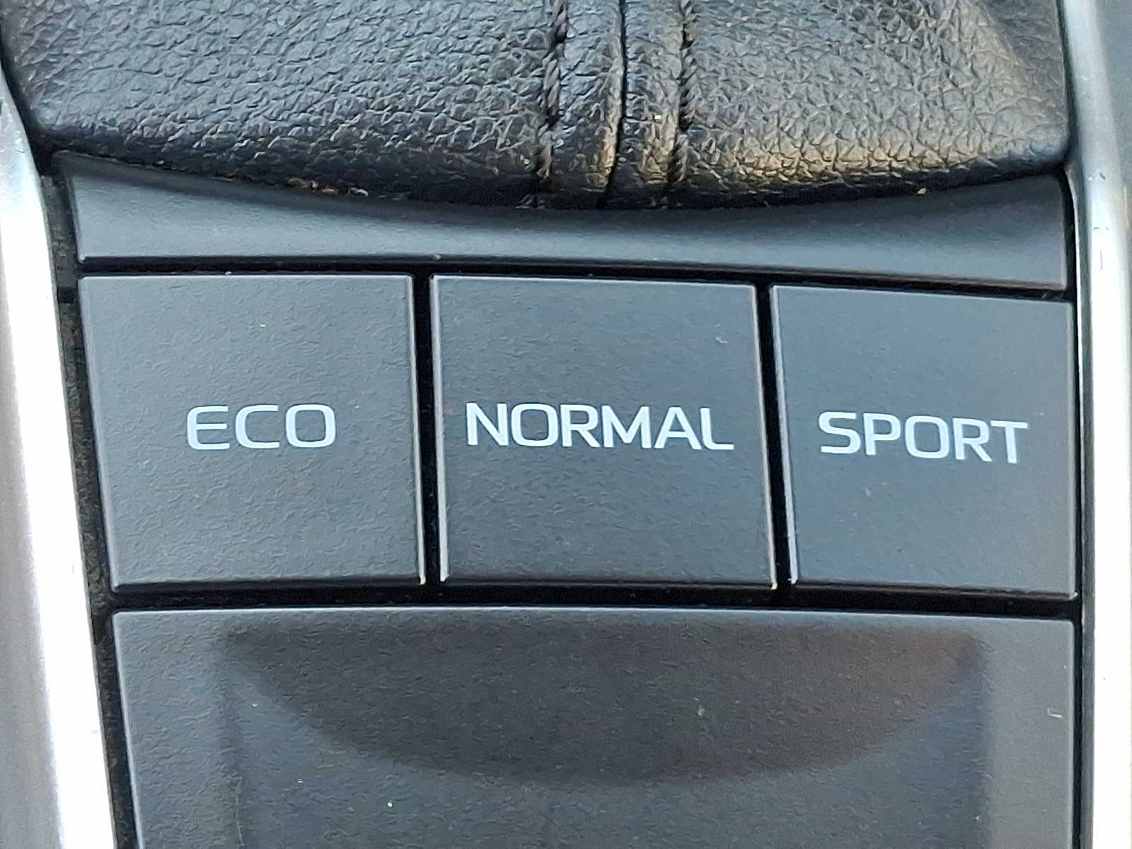 Thumbnail: 2023 Toyota Camry - 23