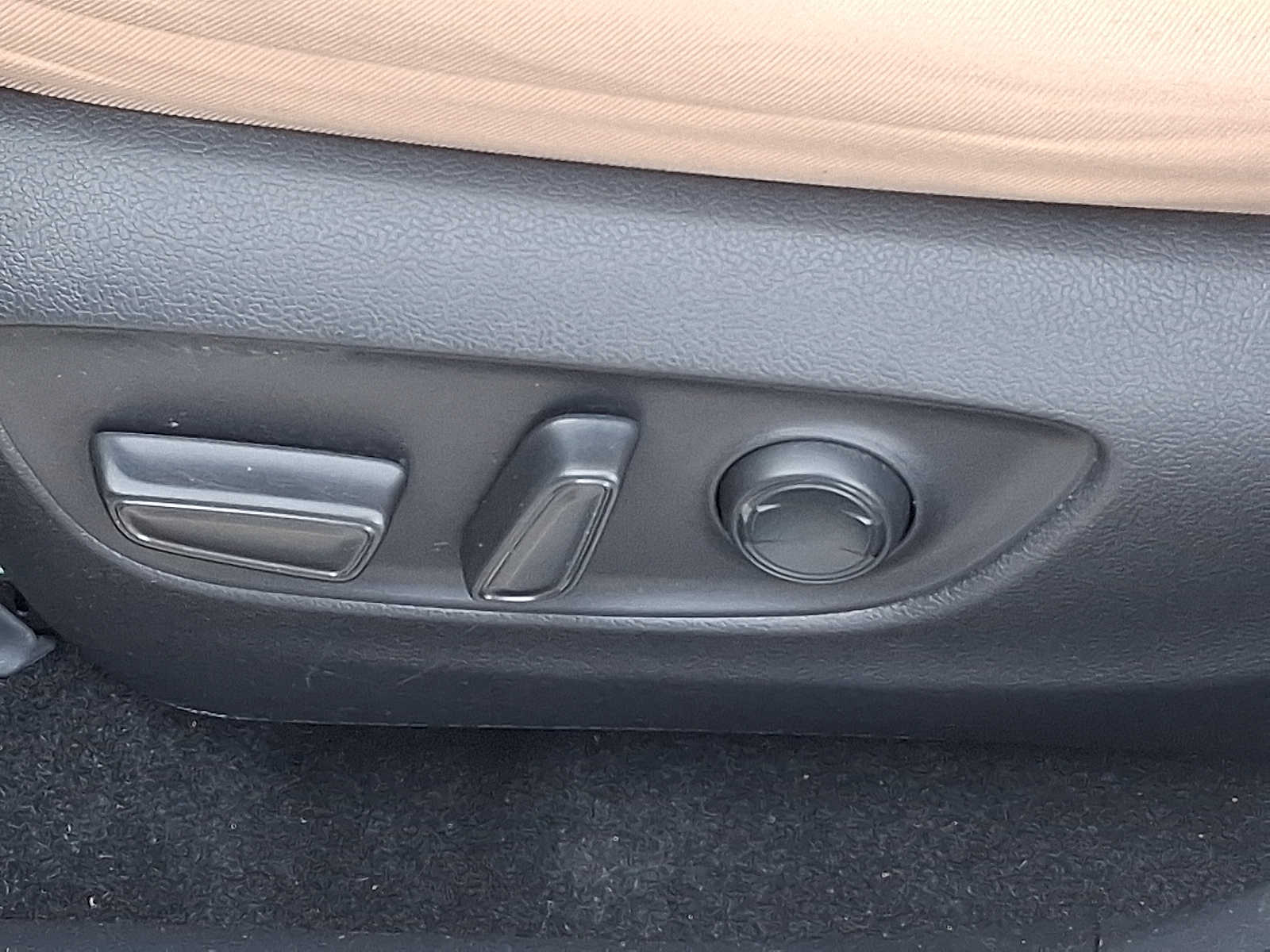 Thumbnail: 2019 Toyota RAV4 - 29