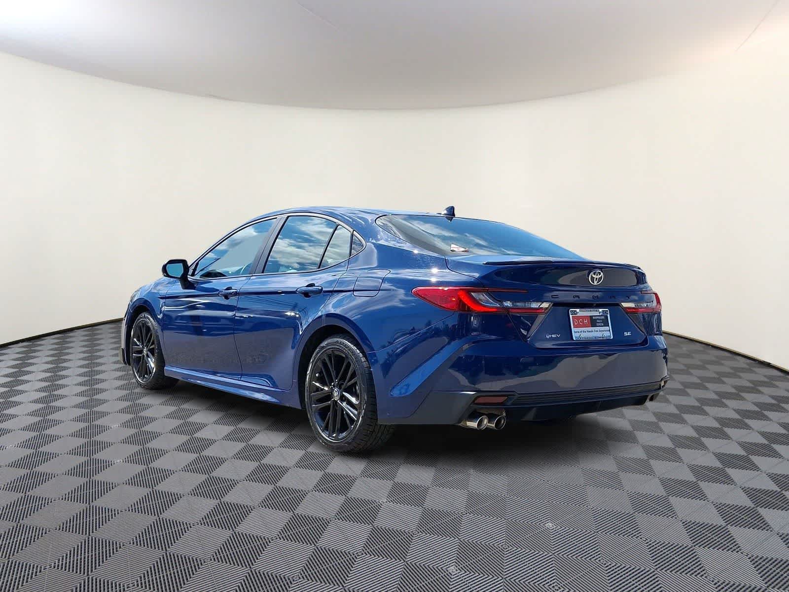 Thumbnail: 2025 Toyota Camry - 9