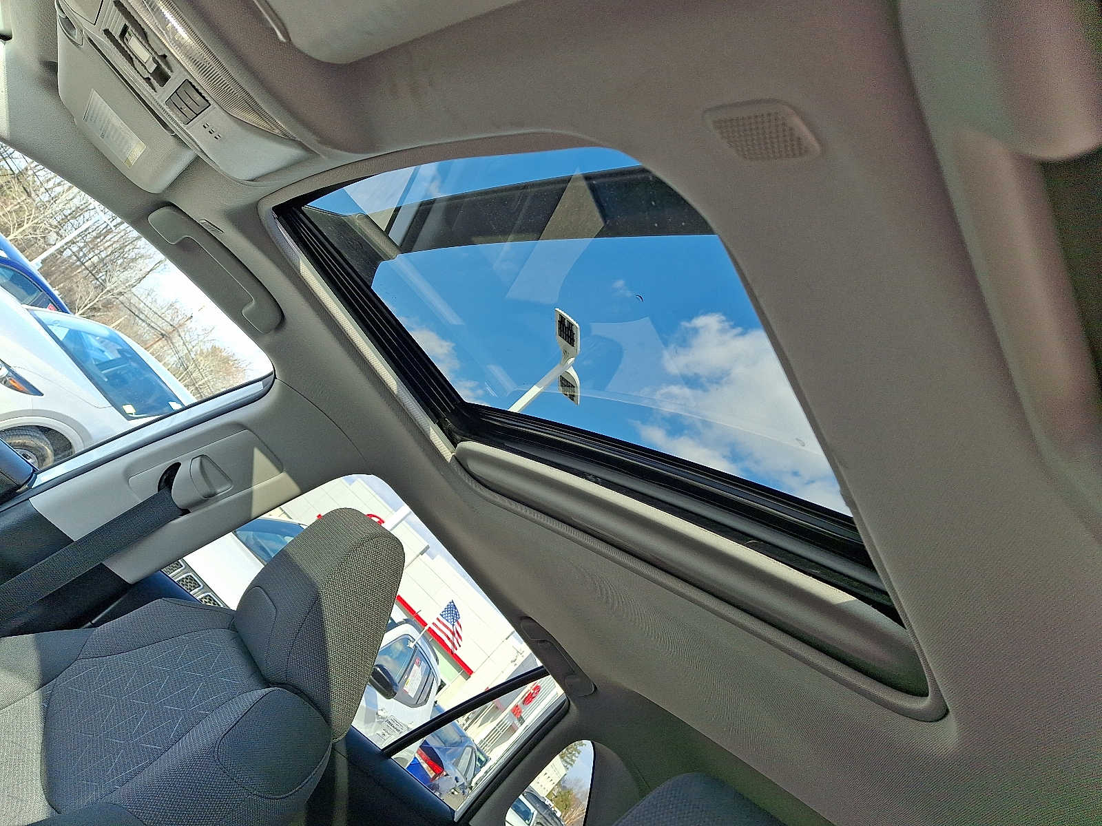 Thumbnail: 2024 Toyota RAV4 - 17