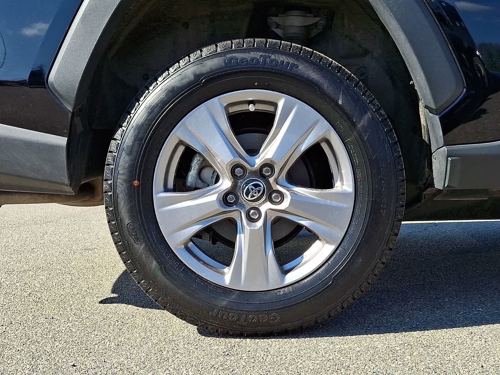 Thumbnail: 2025 Toyota RAV4 - 31