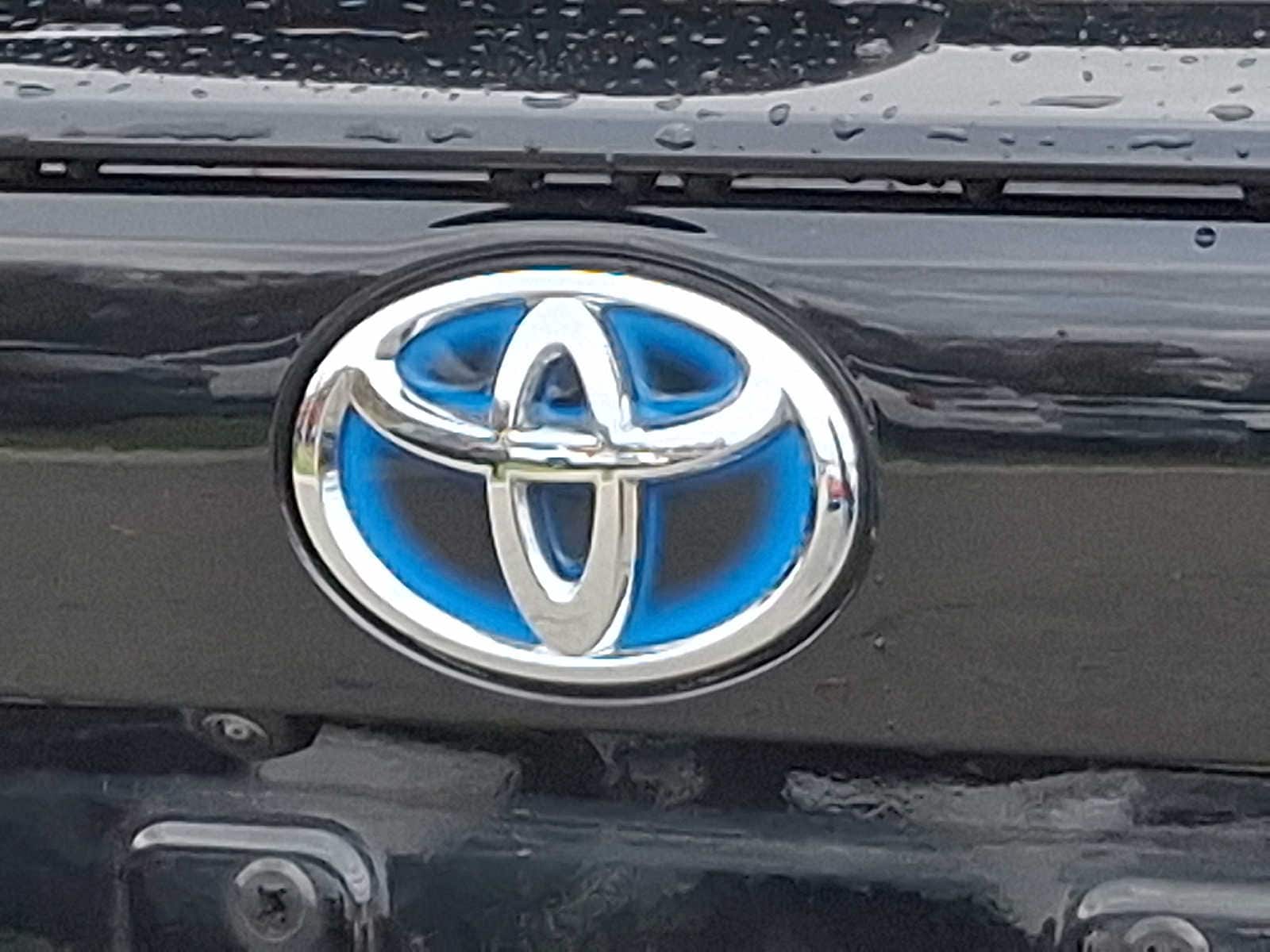 Thumbnail: 2021 Toyota RAV4 - 32