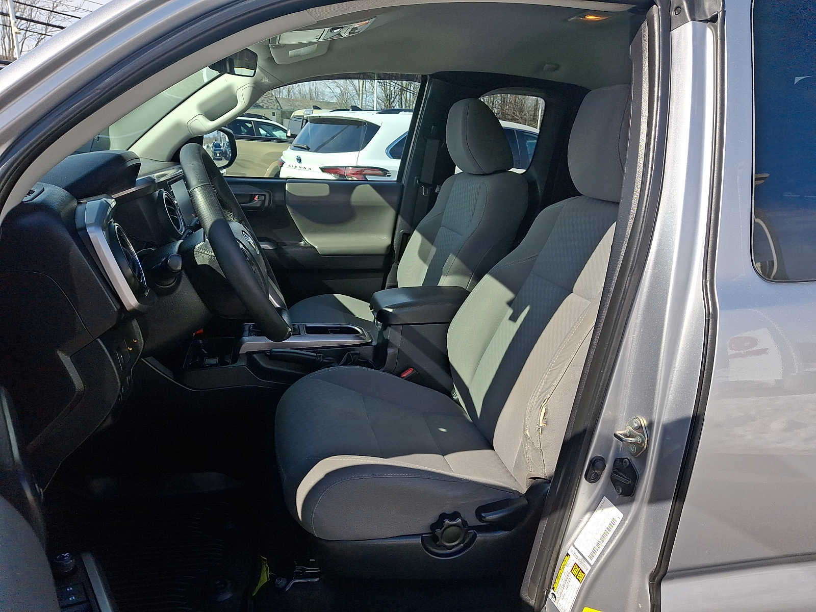 Thumbnail: 2020 Toyota Tacoma - 16