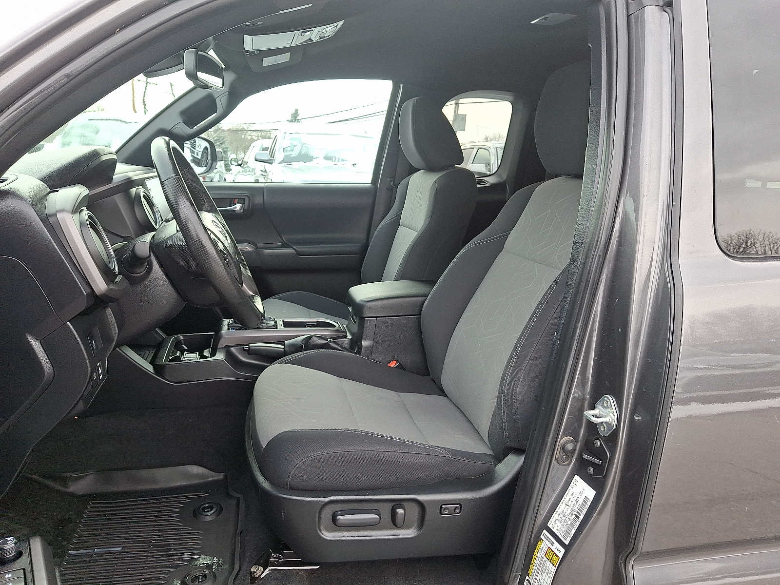 Thumbnail: 2021 Toyota Tacoma - 16