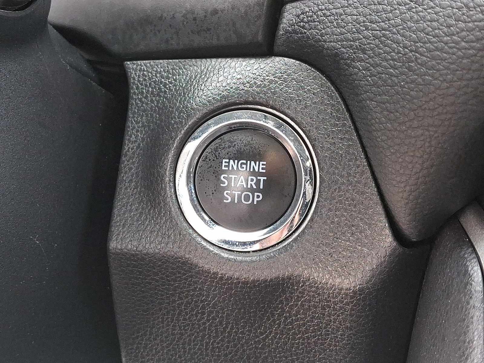 Thumbnail: 2025 Toyota RAV4 - 25