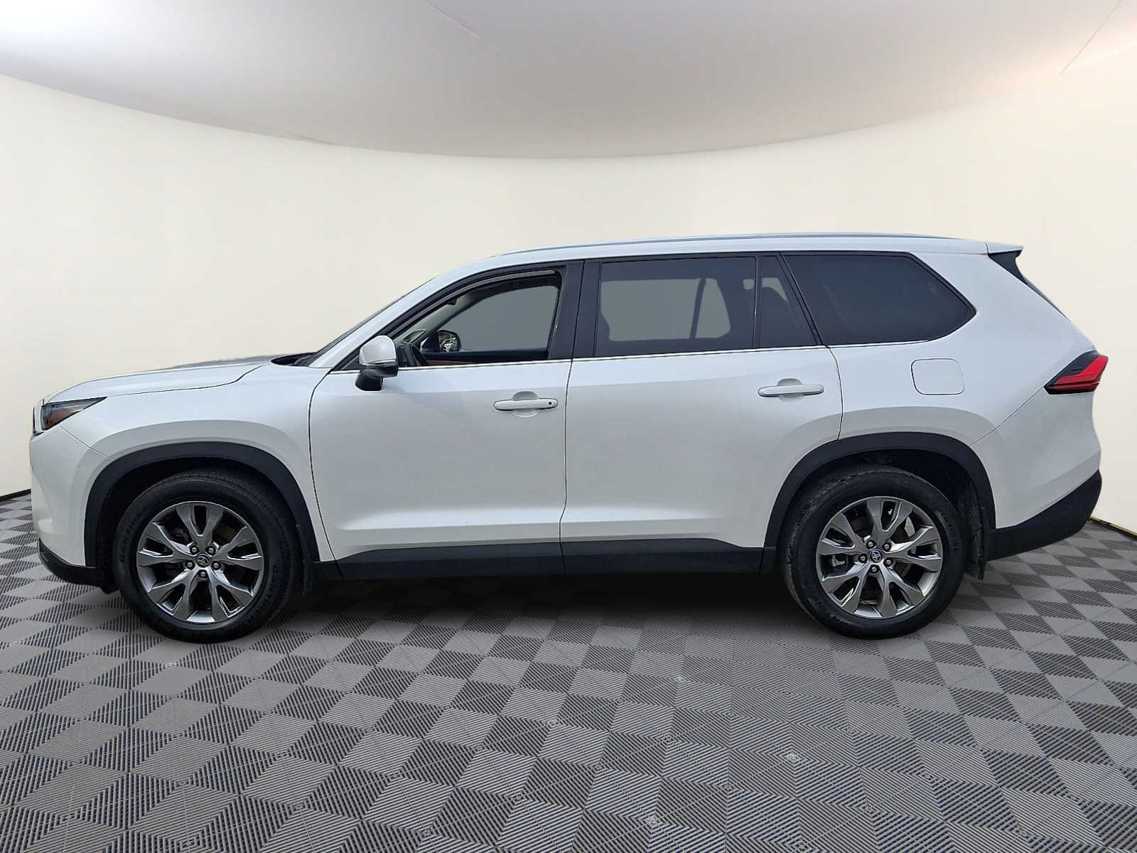 Thumbnail: 2024 Toyota Grand Highlander - 10