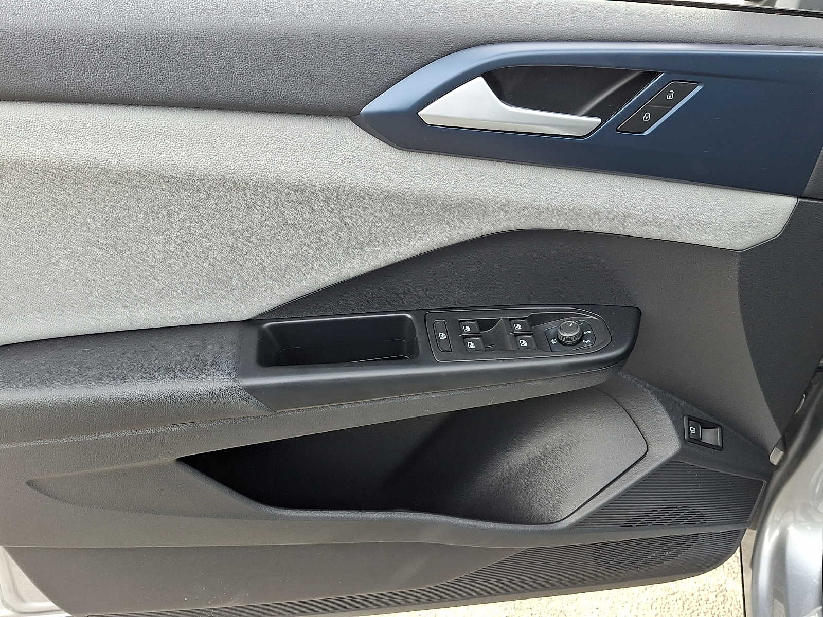 Thumbnail: 2022 Volkswagen Taos - 13