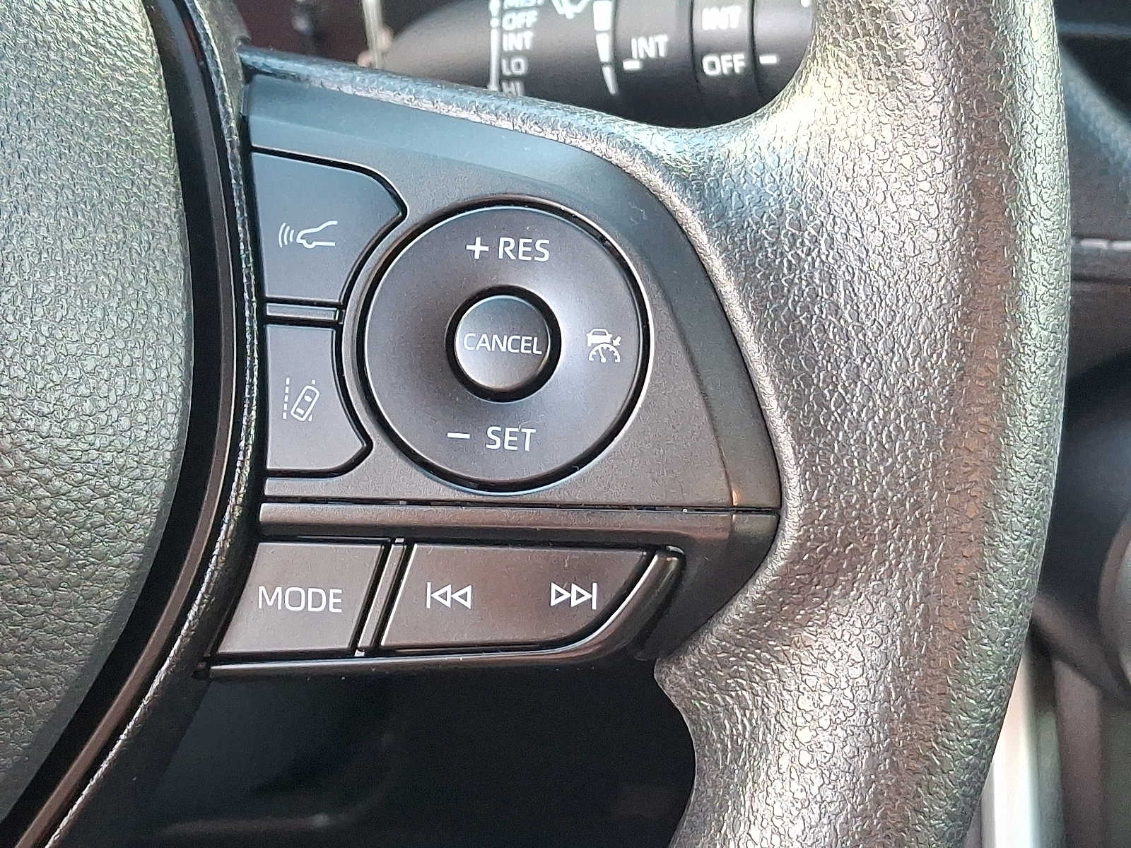 Thumbnail: 2025 Toyota RAV4 - 24