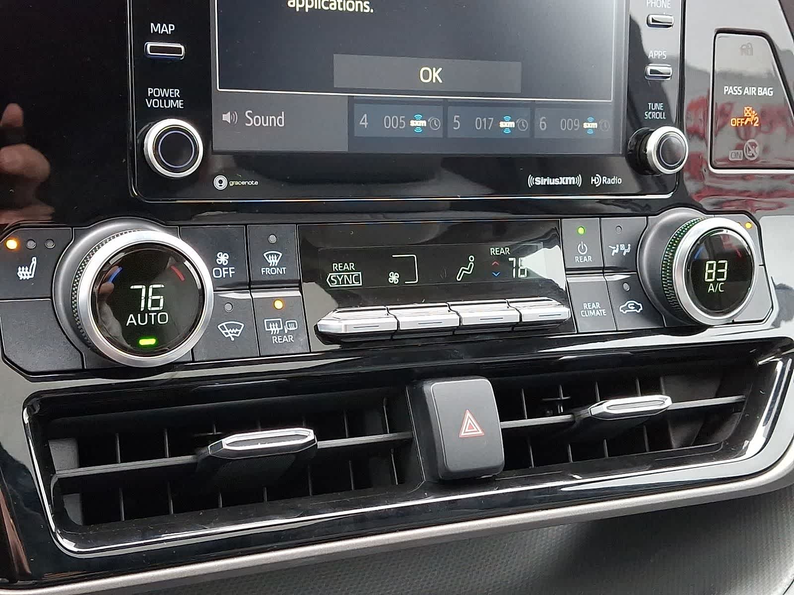 Thumbnail: 2022 Toyota Highlander - 20