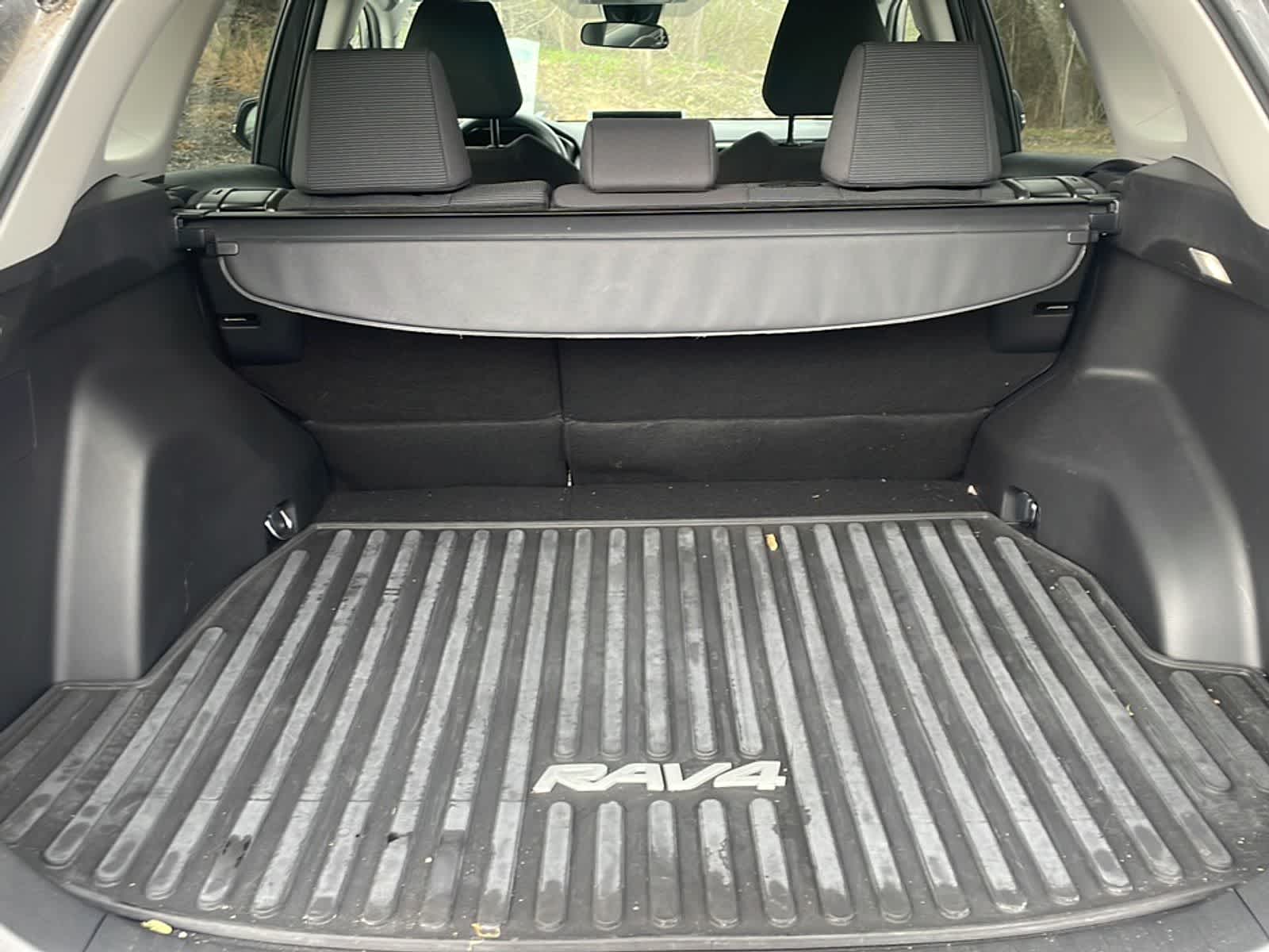 Thumbnail: 2023 Toyota RAV4 - 9