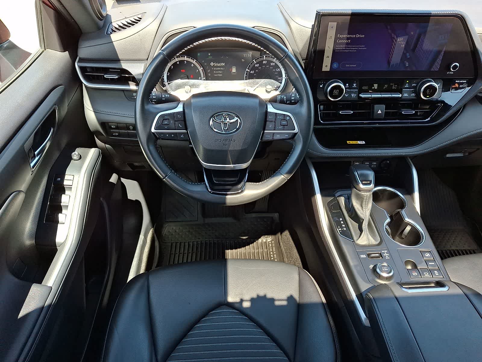 Thumbnail: 2024 Toyota Highlander - 16