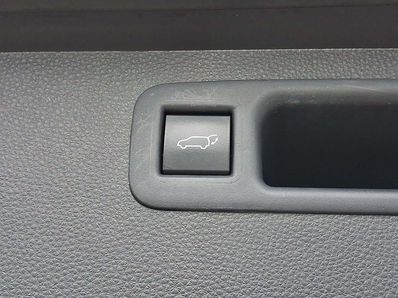 Thumbnail: 2022 Toyota Highlander - 33