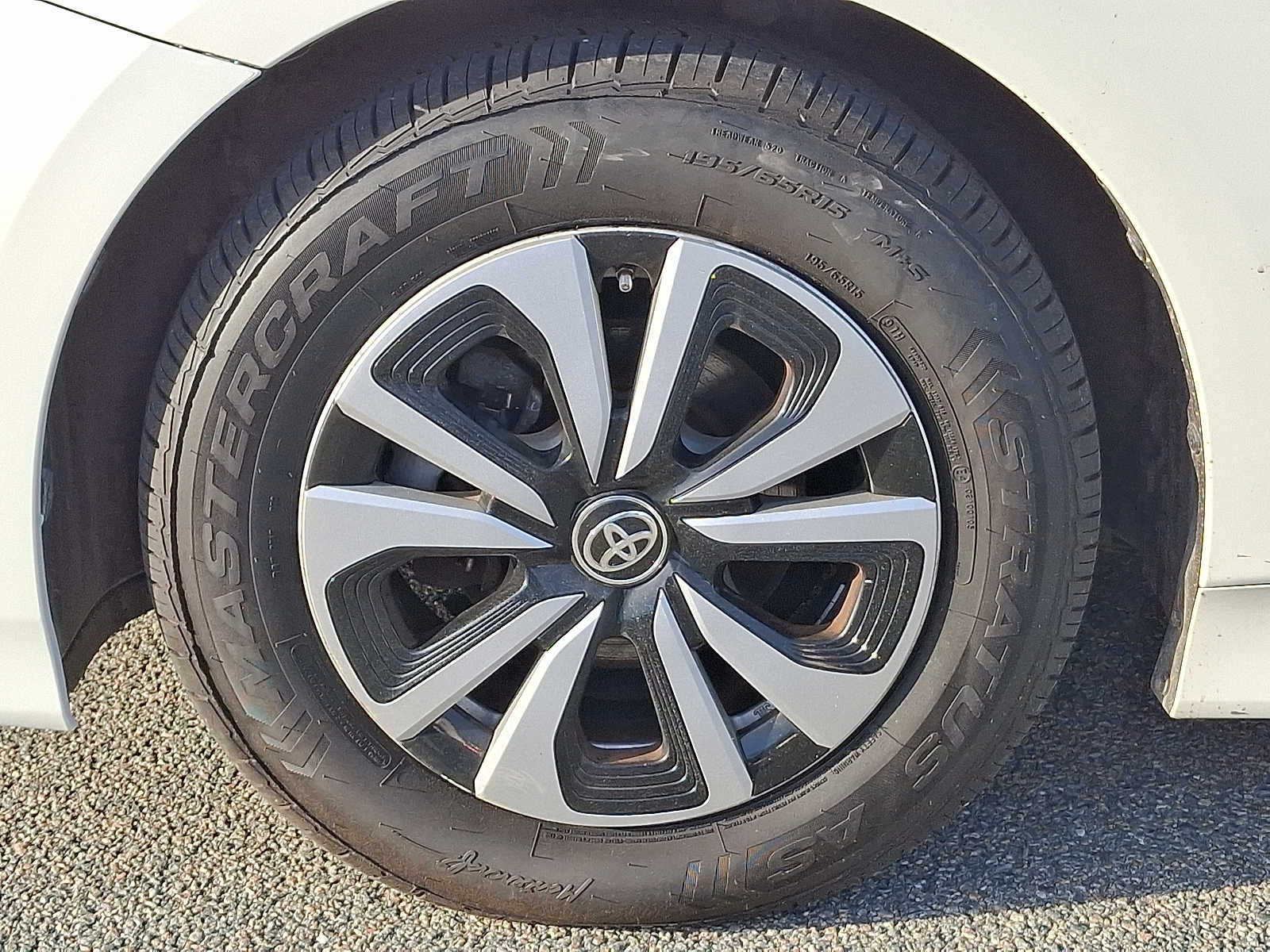 Thumbnail: 2017 Toyota Prius Prime - 10