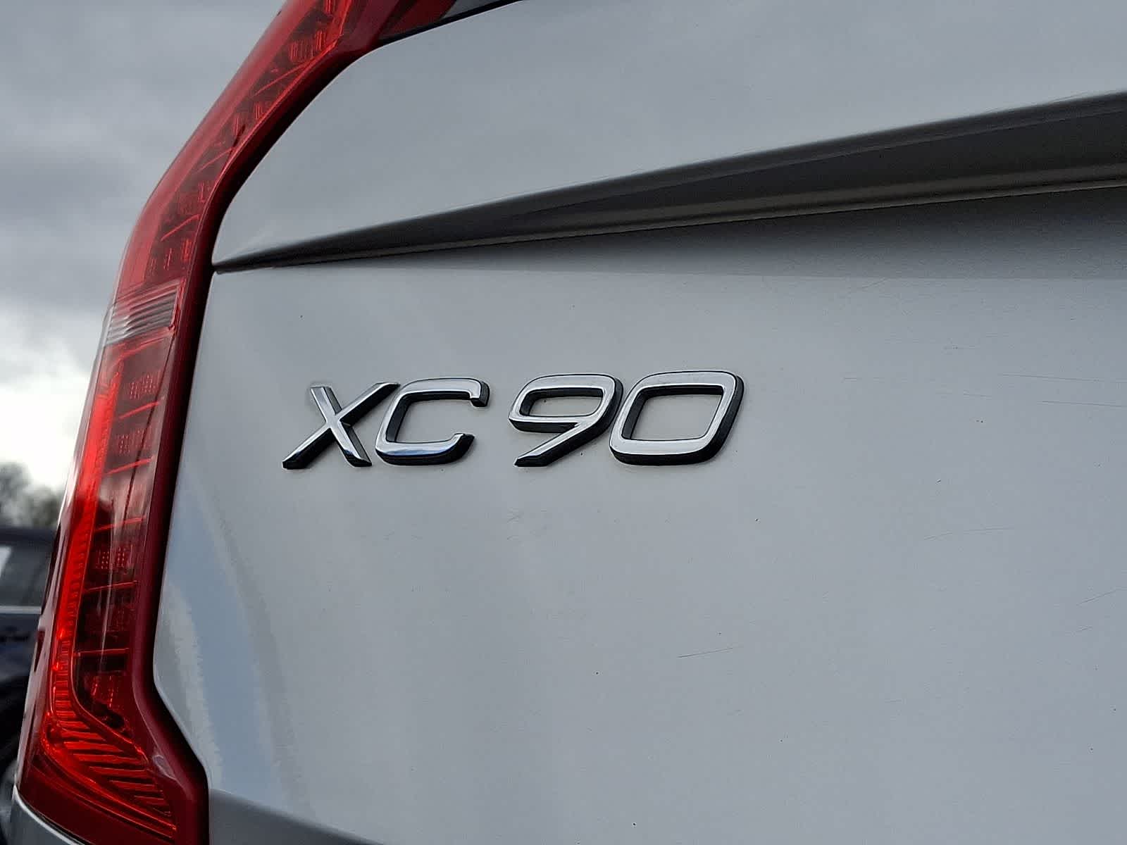 Thumbnail: 2022 Volvo XC90 - 30