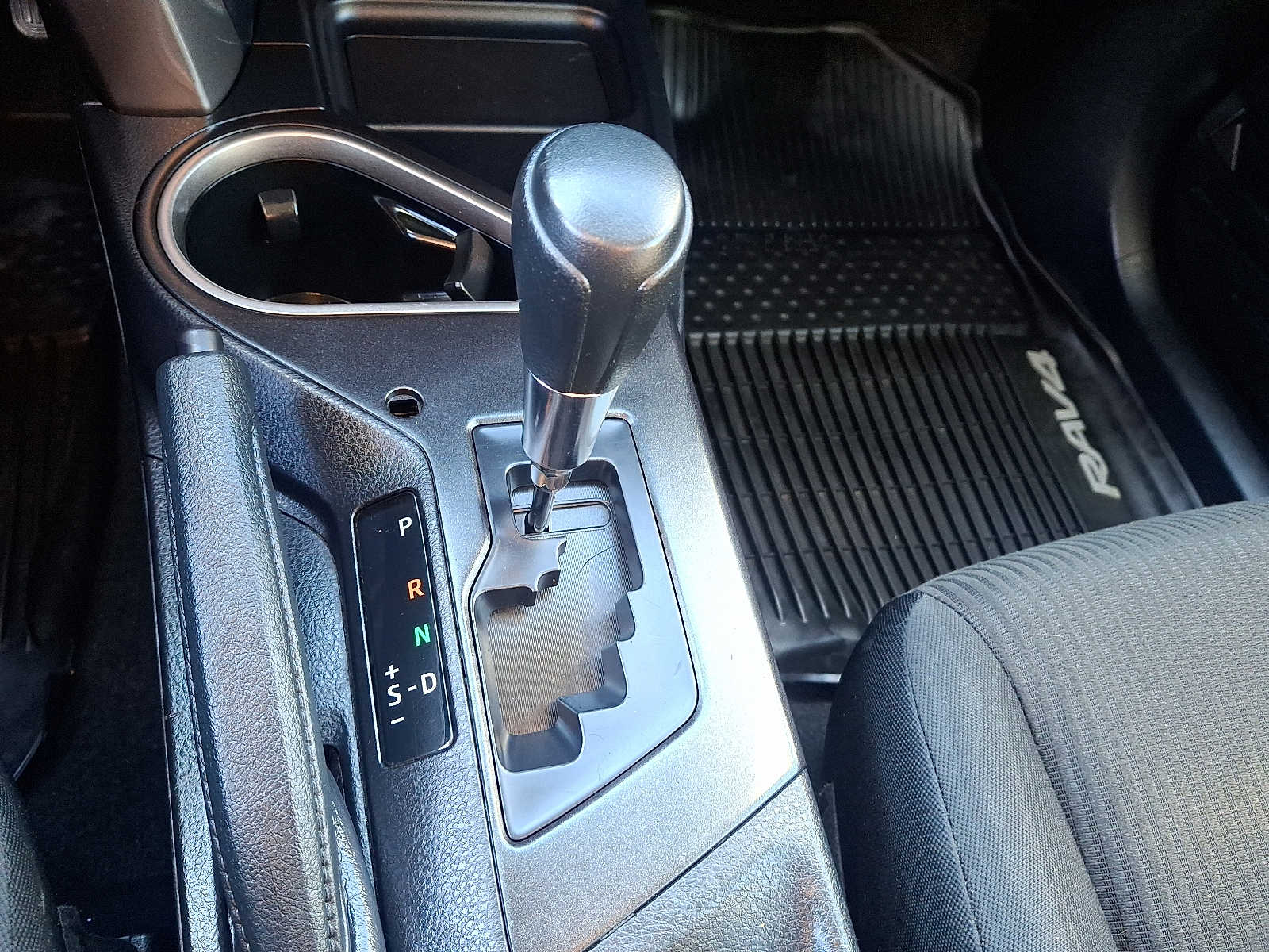 Thumbnail: 2018 Toyota RAV4 - 16