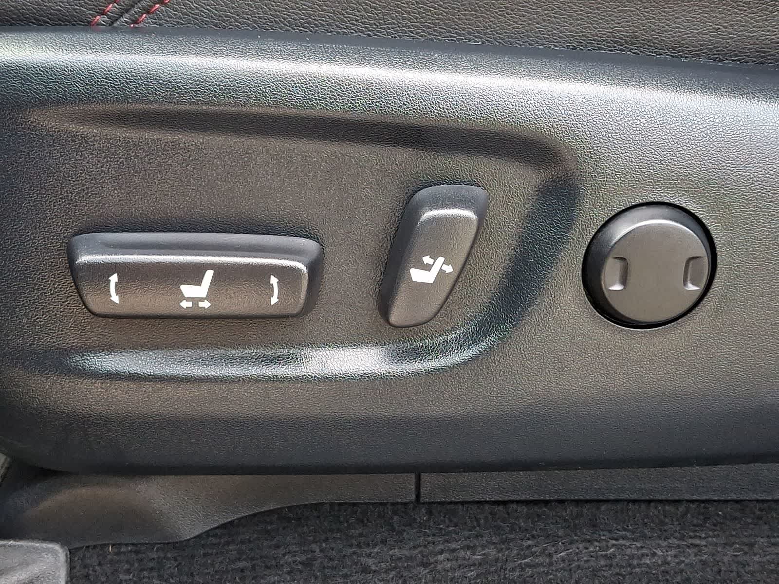 Thumbnail: 2019 Toyota 4Runner - 17