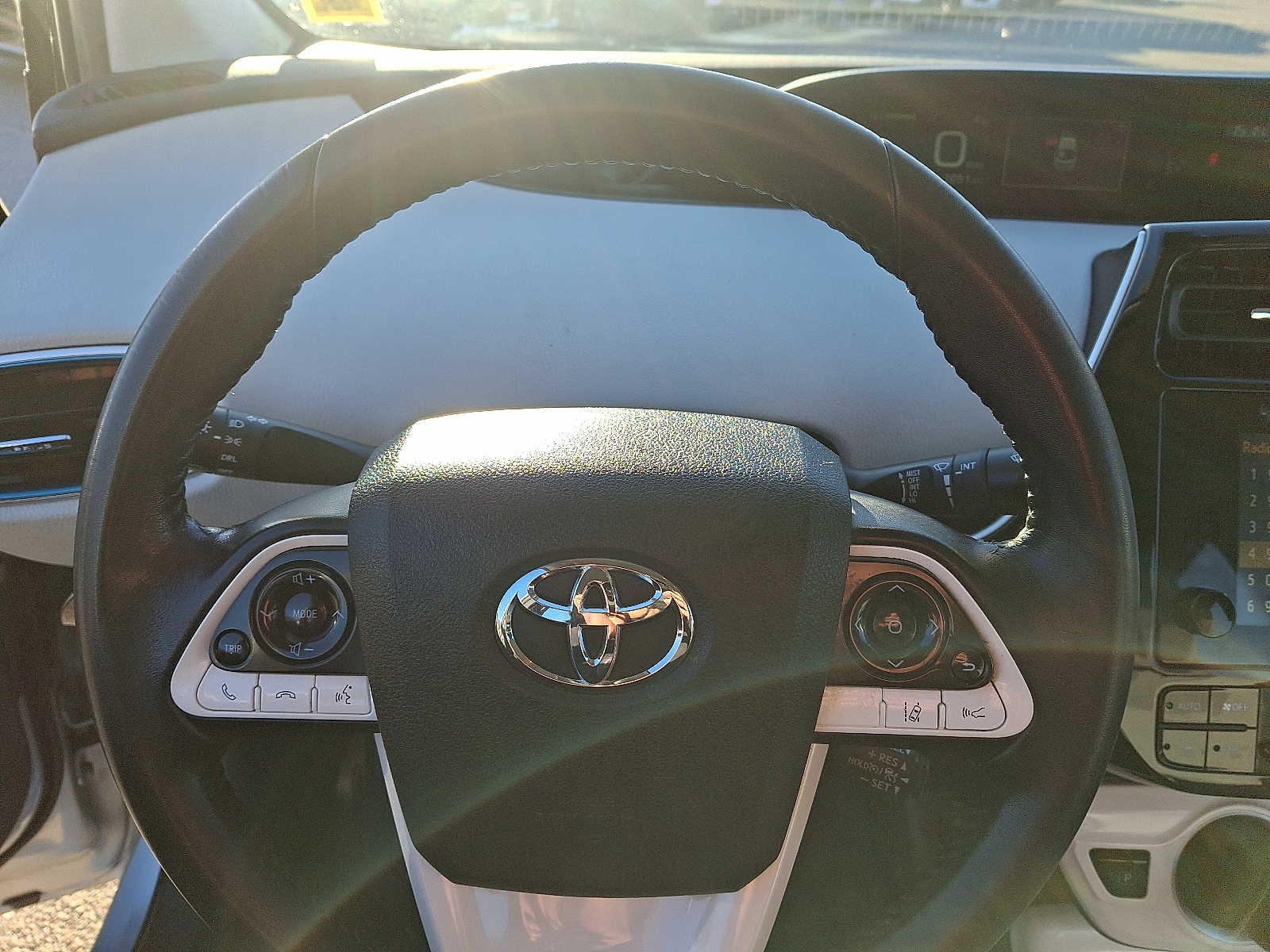 Thumbnail: 2017 Toyota Prius Prime - 21