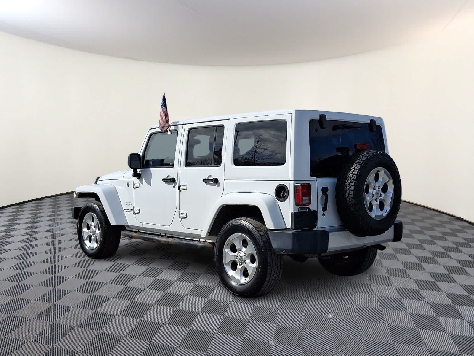 Thumbnail: 2015 Jeep Wrangler - 7