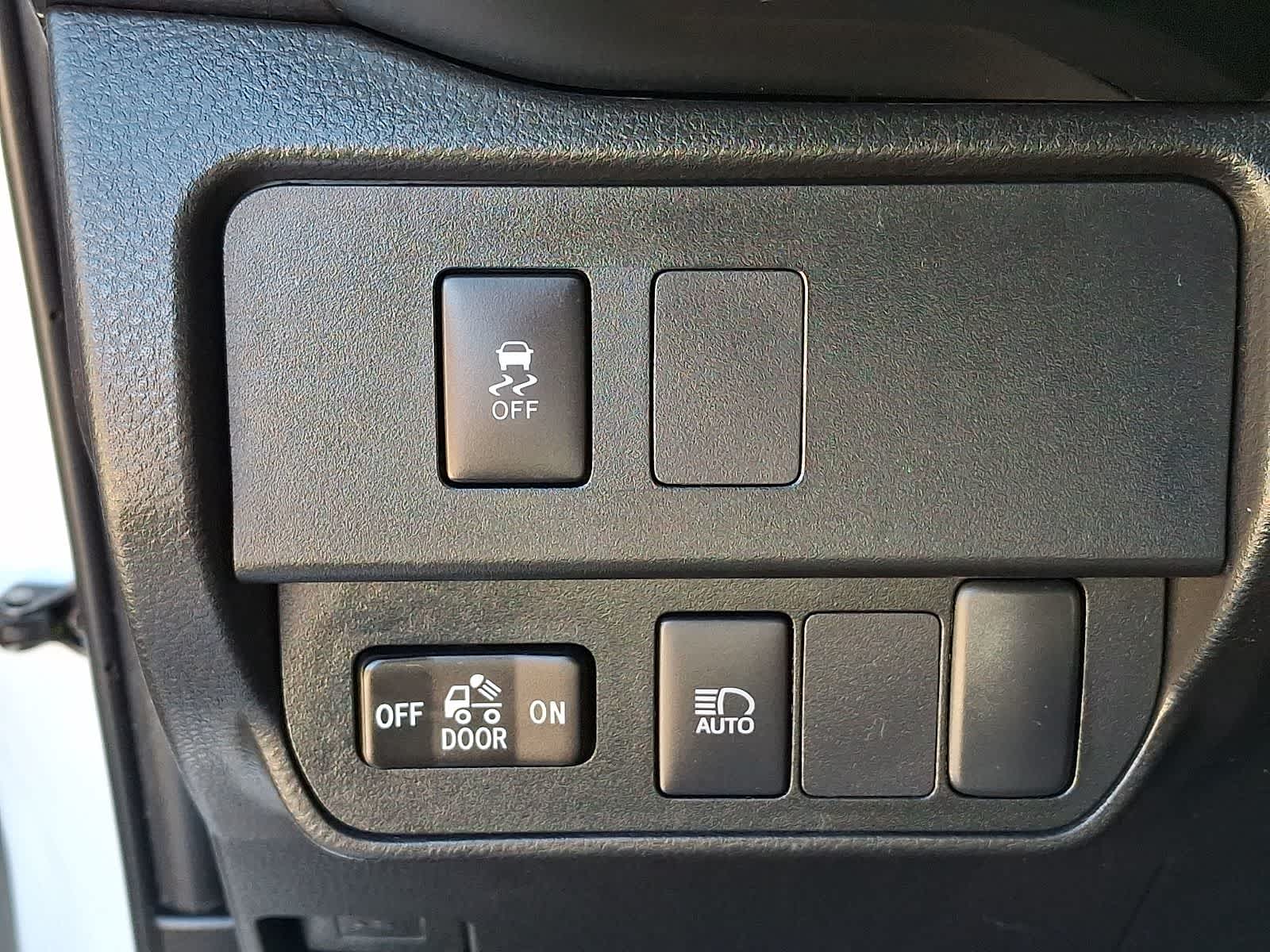 Thumbnail: 2023 Toyota Tacoma - 28