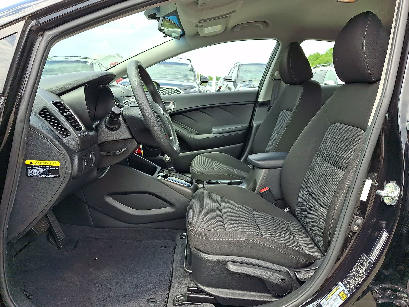 Thumbnail: 2018 Kia Forte - 14