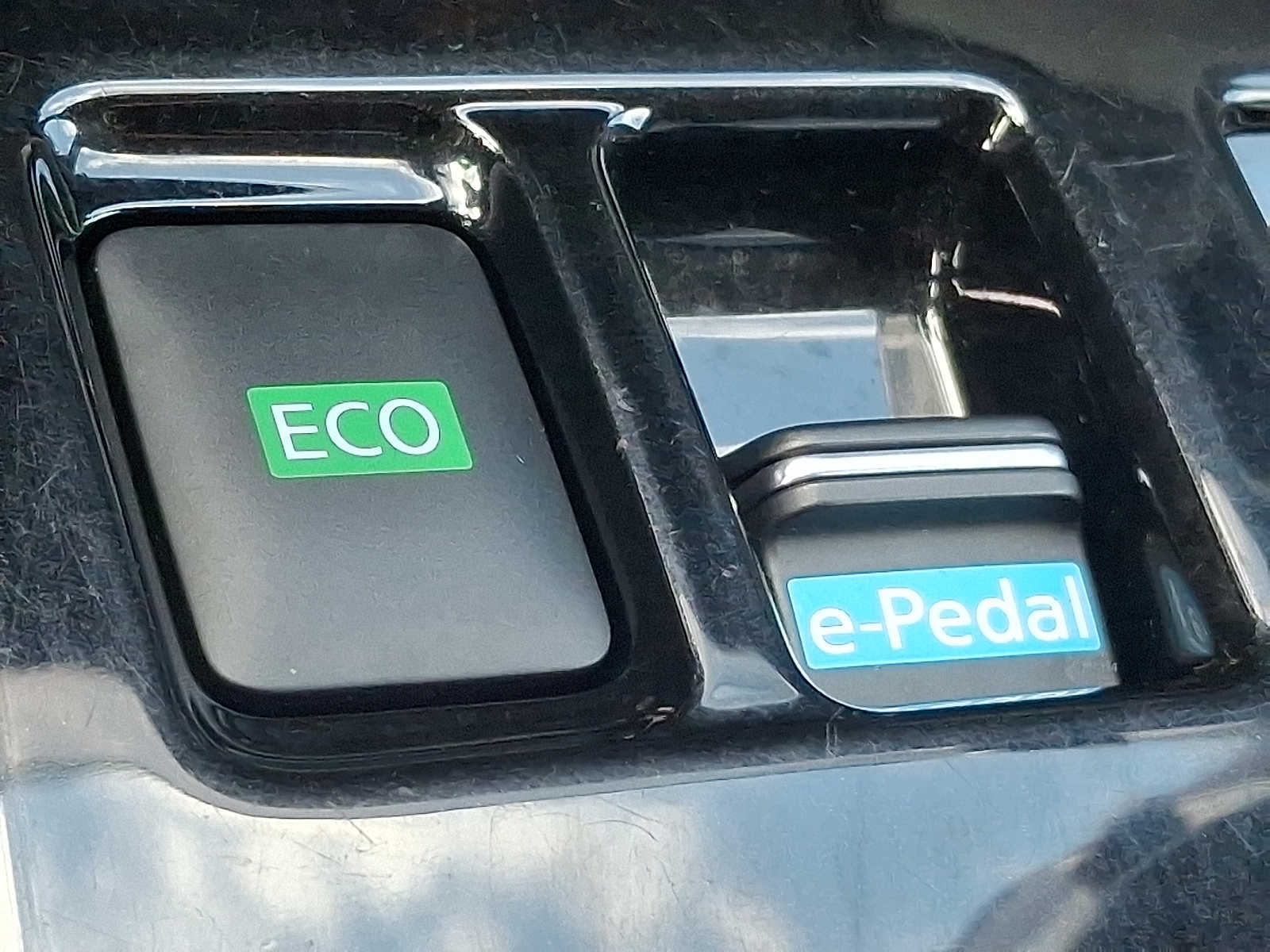 Thumbnail: 2022 Nissan Leaf - 25