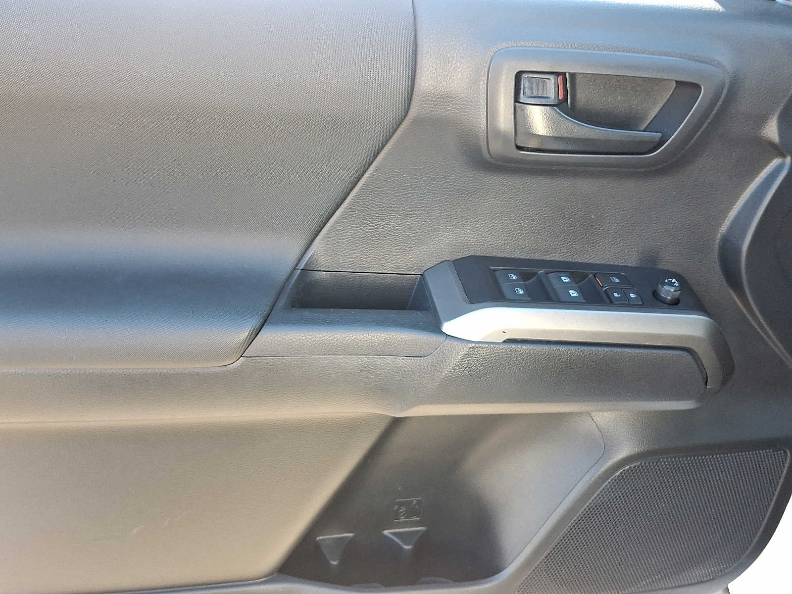 Thumbnail: 2023 Toyota Tacoma - 13