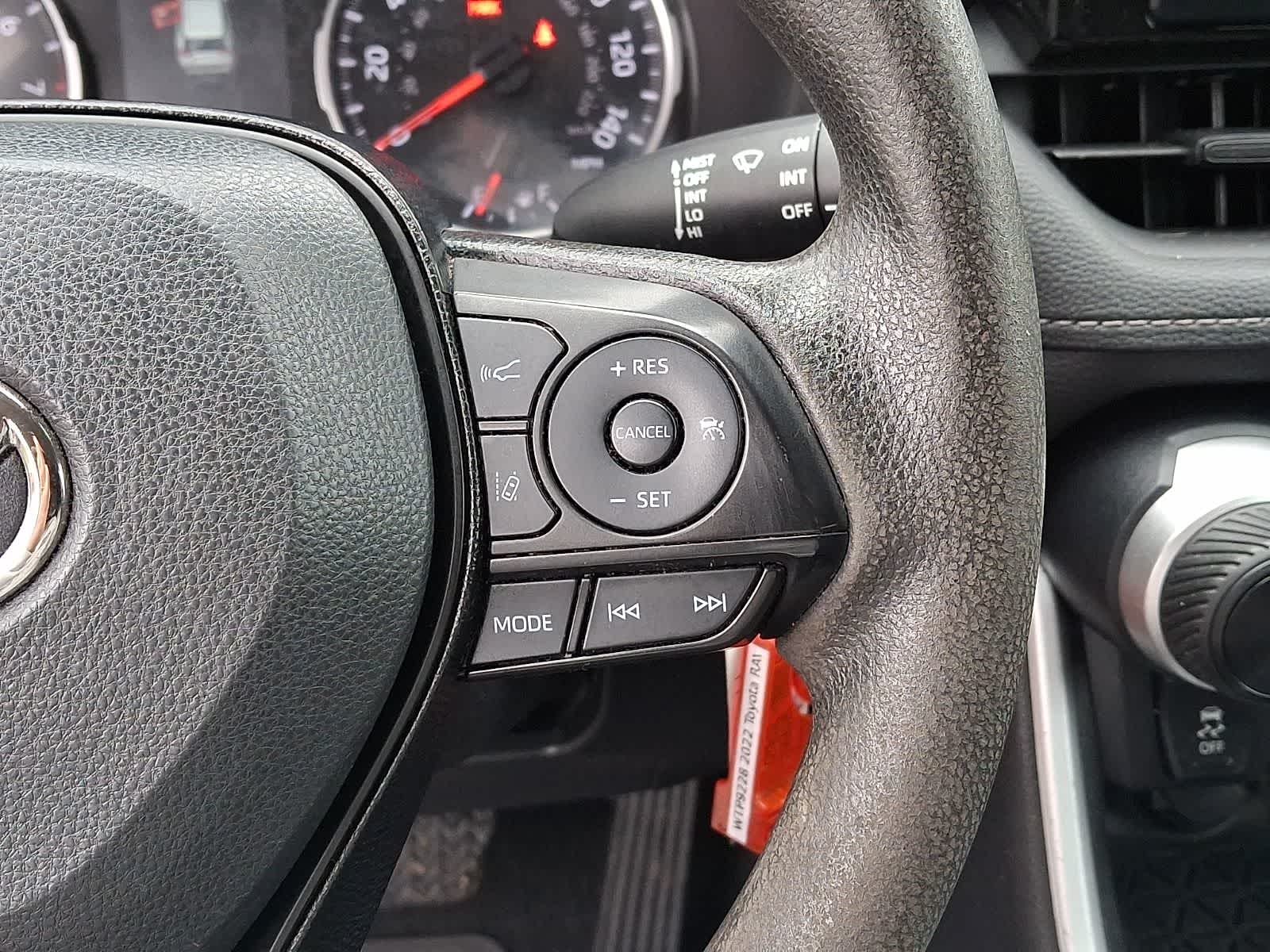 Thumbnail: 2022 Toyota RAV4 - 25