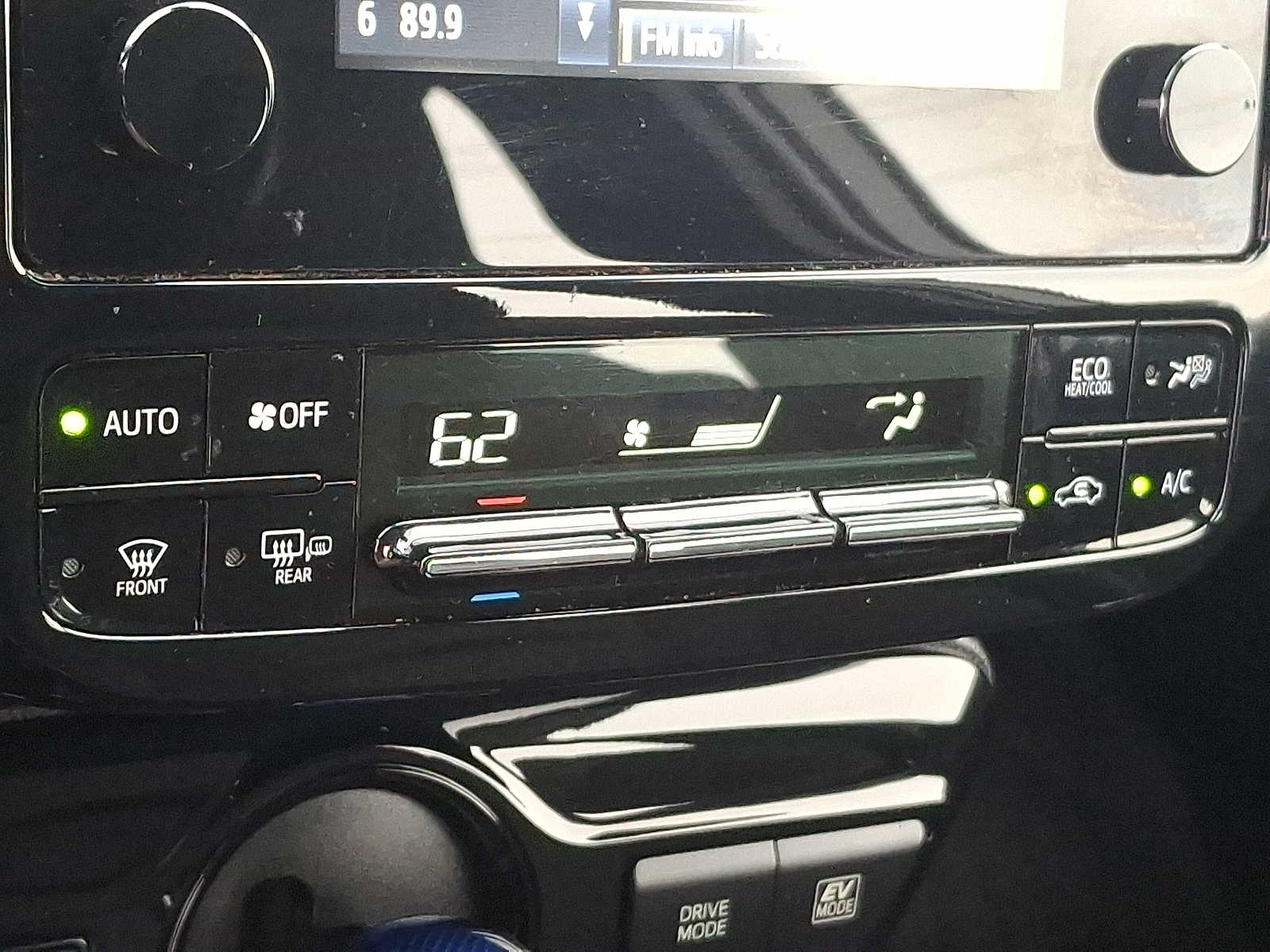 Thumbnail: 2019 Toyota Prius - 17