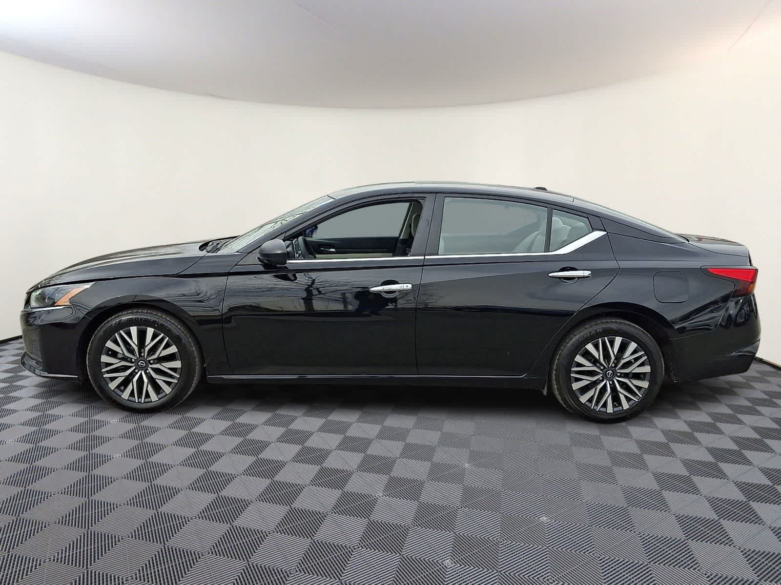 Thumbnail: 2024 Nissan Altima - 8