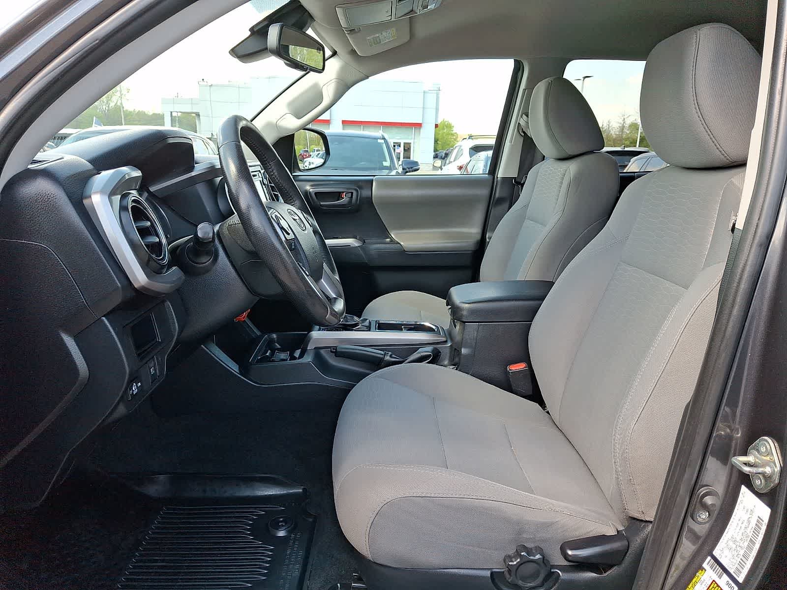 Thumbnail: 2018 Toyota Tacoma - 16