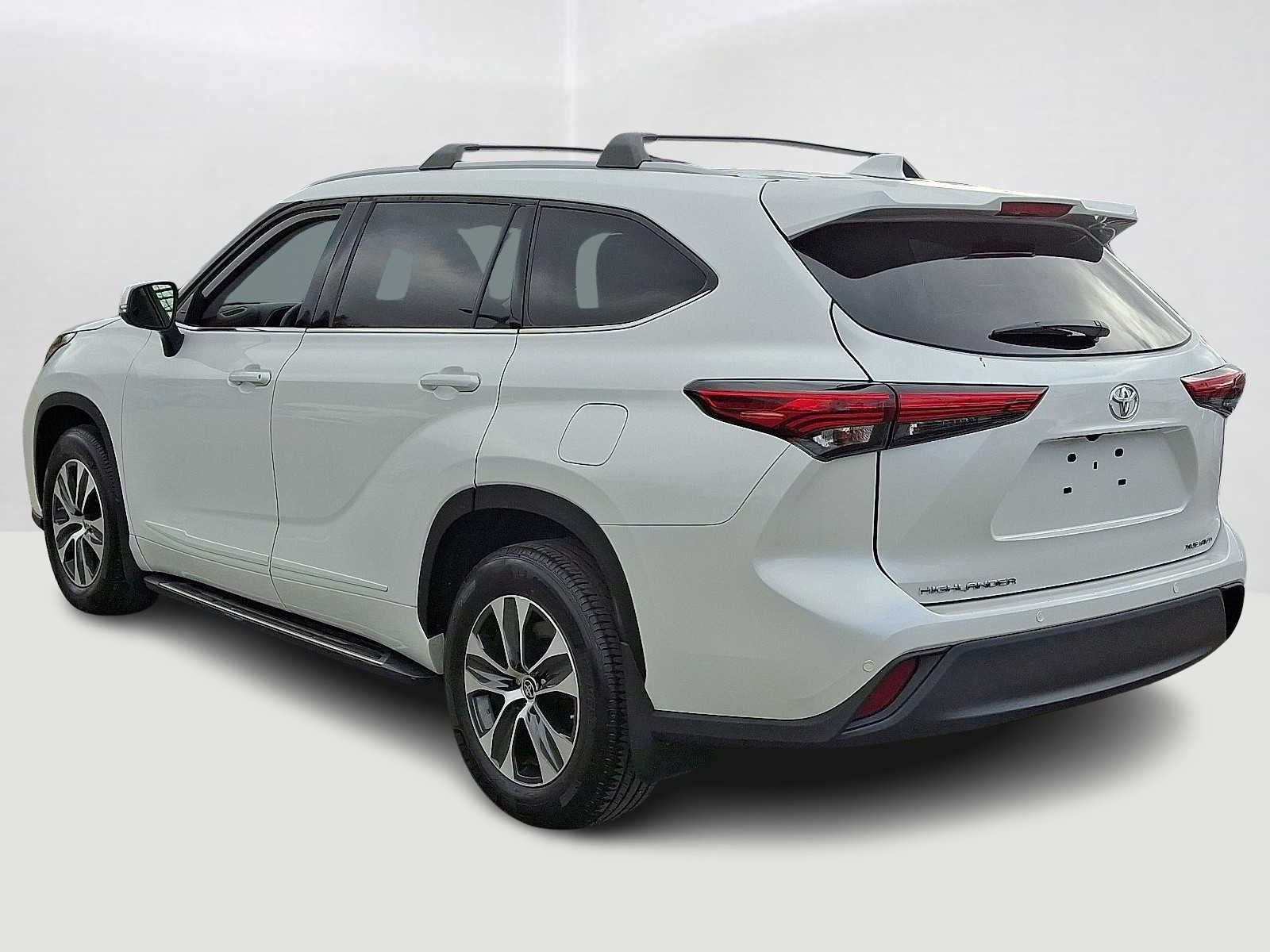 Thumbnail: 2022 Toyota Highlander - 9