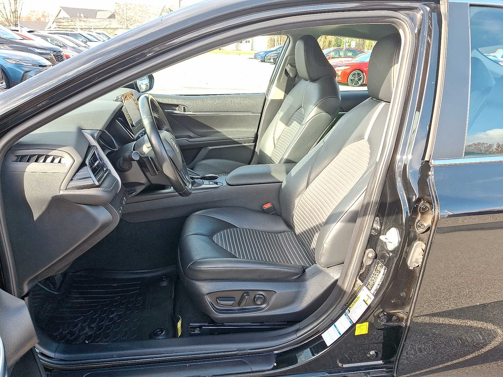 Thumbnail: 2023 Toyota Camry - 16