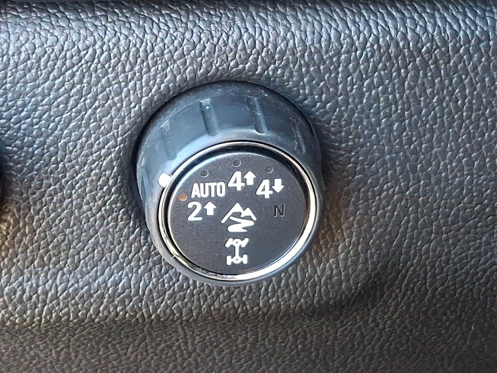 Thumbnail: 2020 Chevrolet Colorado - 24