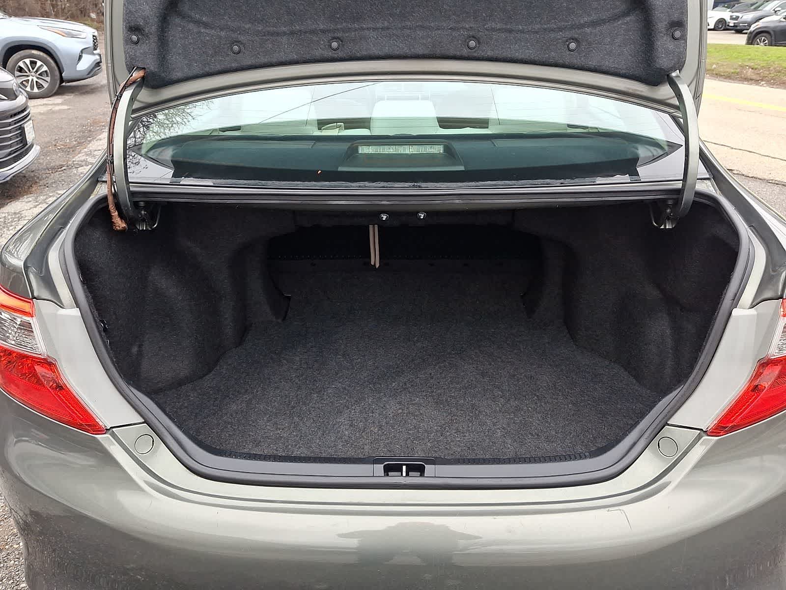 Thumbnail: 2012 Toyota Camry - 28