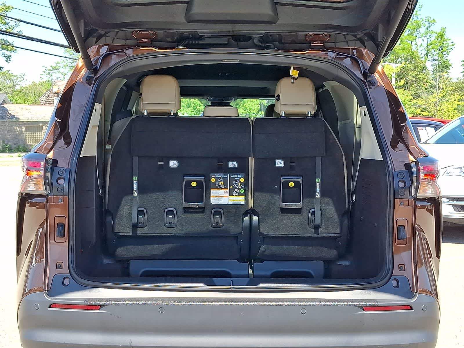 Thumbnail: 2023 Toyota Sienna - 31
