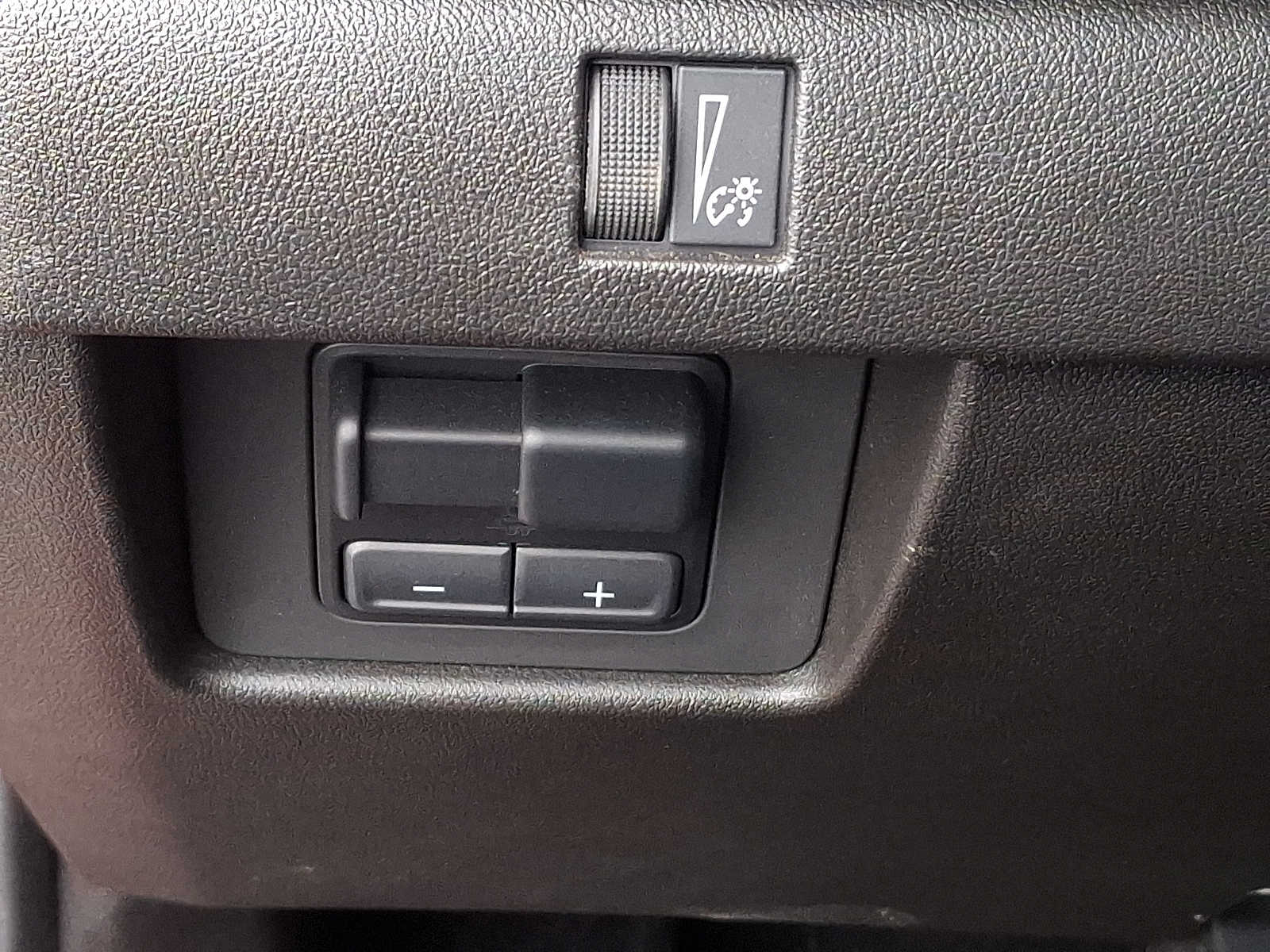 Thumbnail: 2024 Chevrolet Colorado - 47