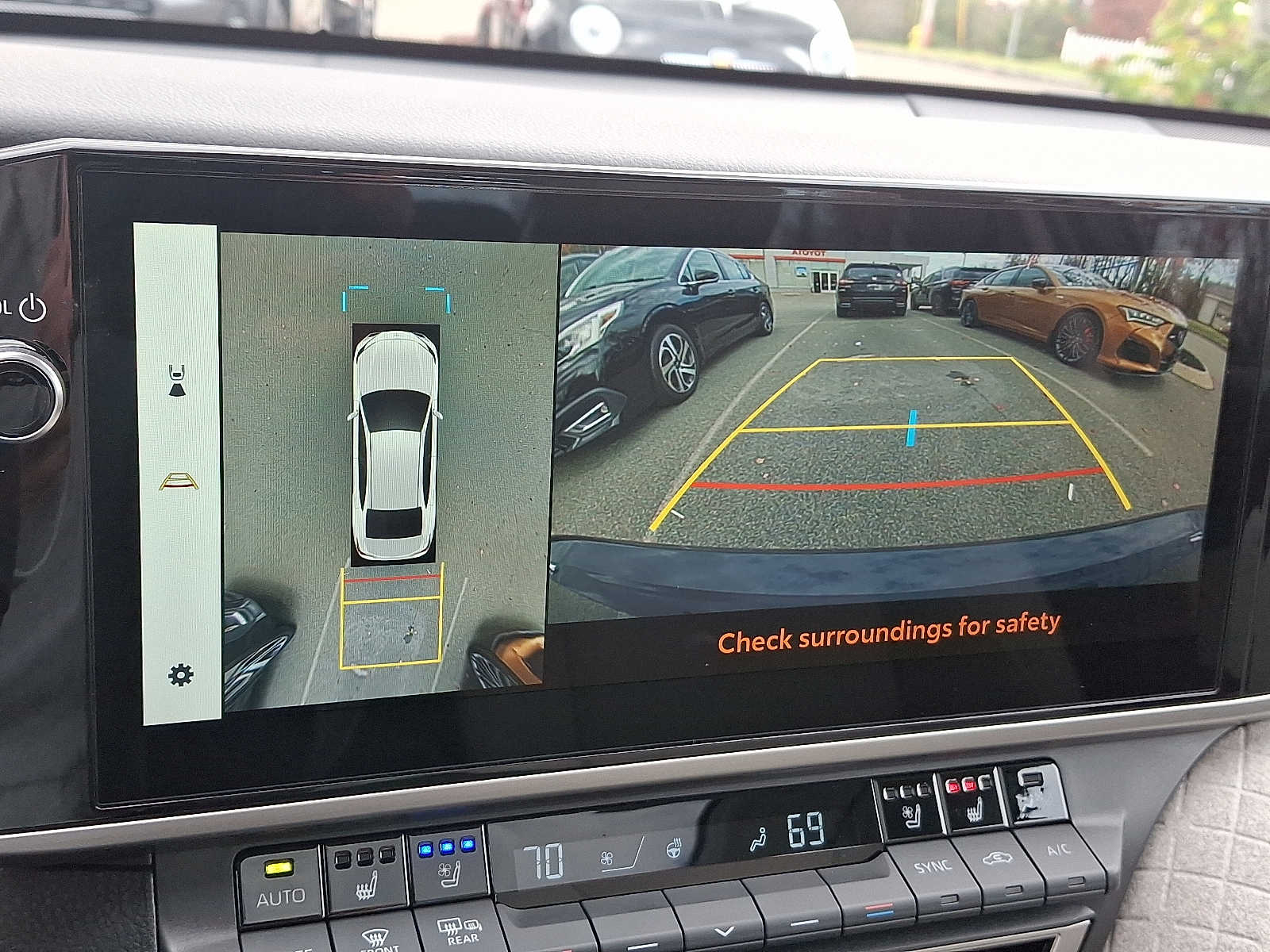 Thumbnail: 2025 Toyota Camry - 22