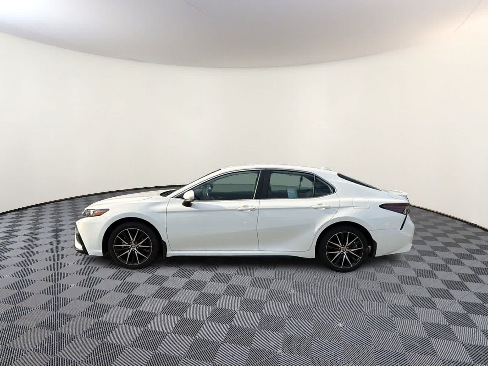 Thumbnail: 2024 Toyota Camry - 6