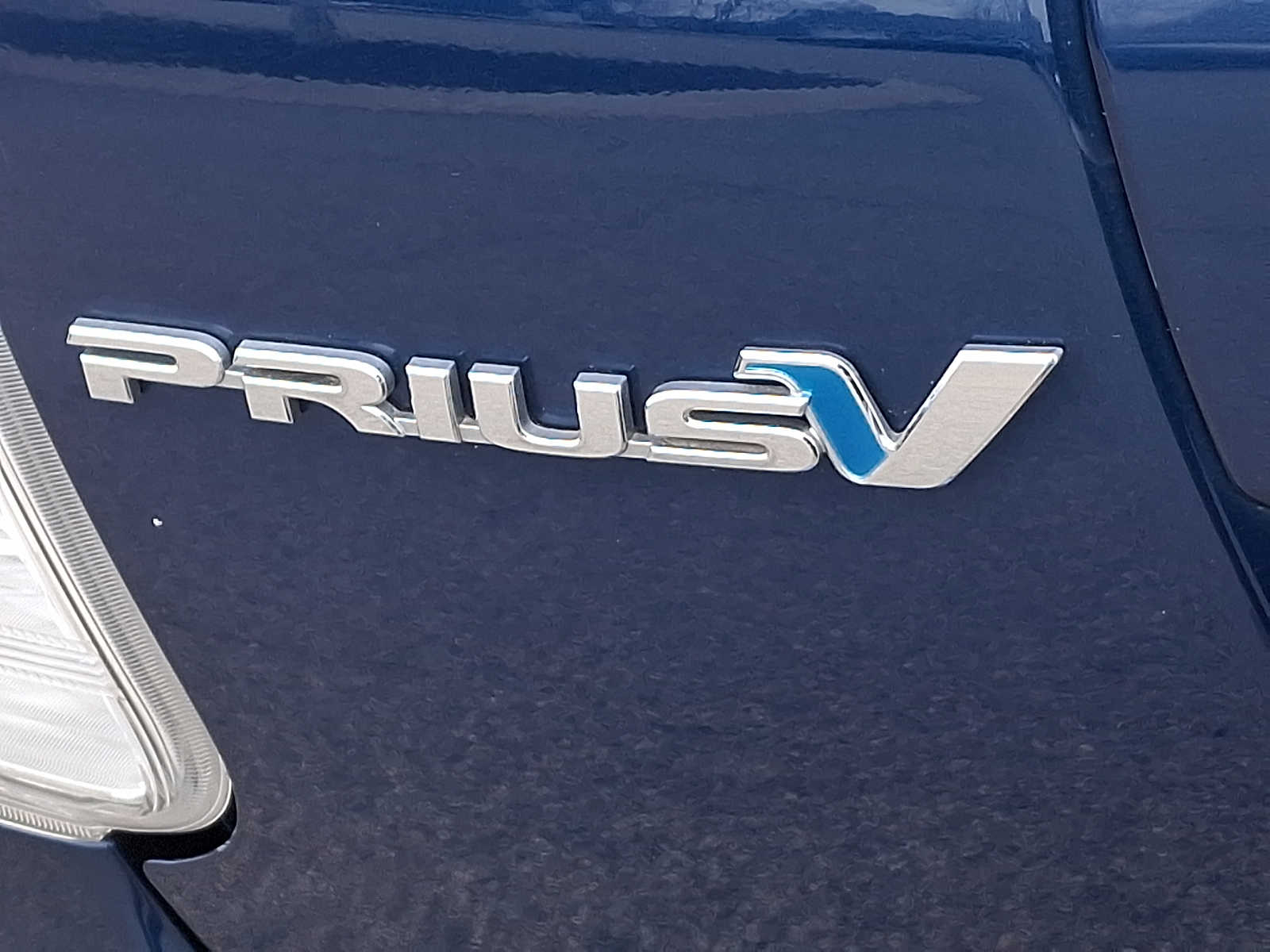 Thumbnail: 2012 Toyota Prius v - 31