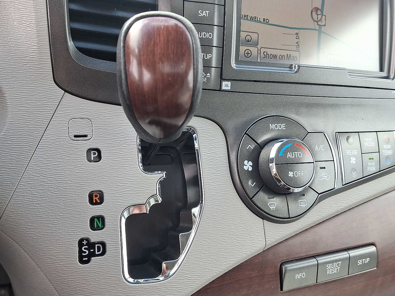 Thumbnail: 2013 Toyota Sienna - 18