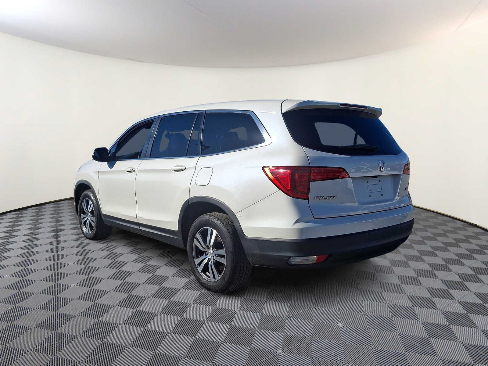 Thumbnail: 2018 Honda Pilot - 7