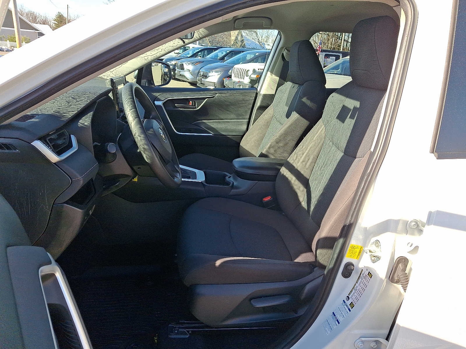 Thumbnail: 2022 Toyota RAV4 - 16