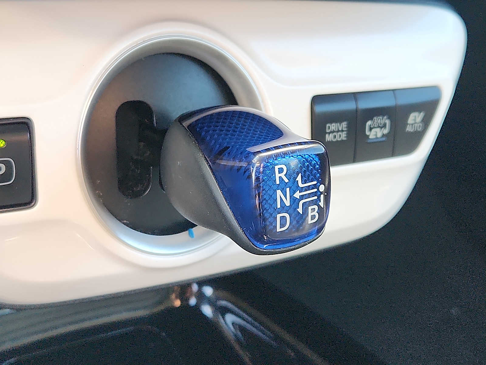 Thumbnail: 2018 Toyota Prius Prime - 17