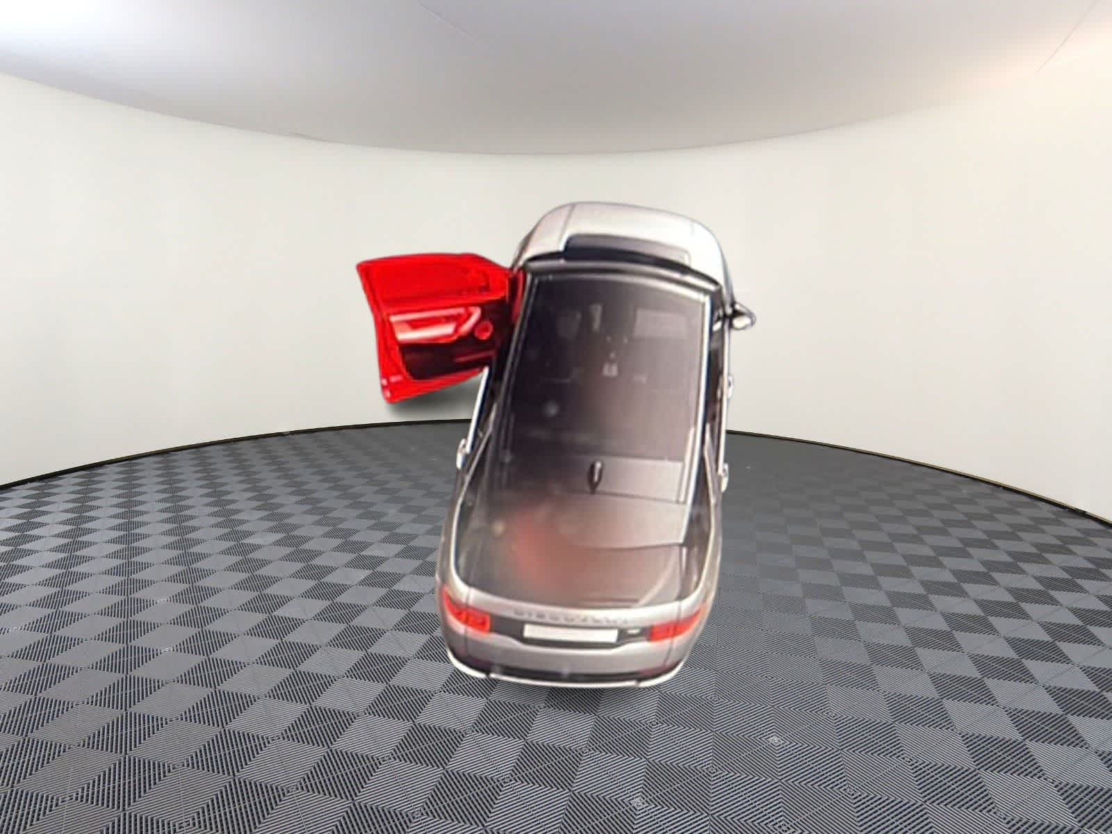 Thumbnail: 2020 Land Rover Discovery Sport - 3