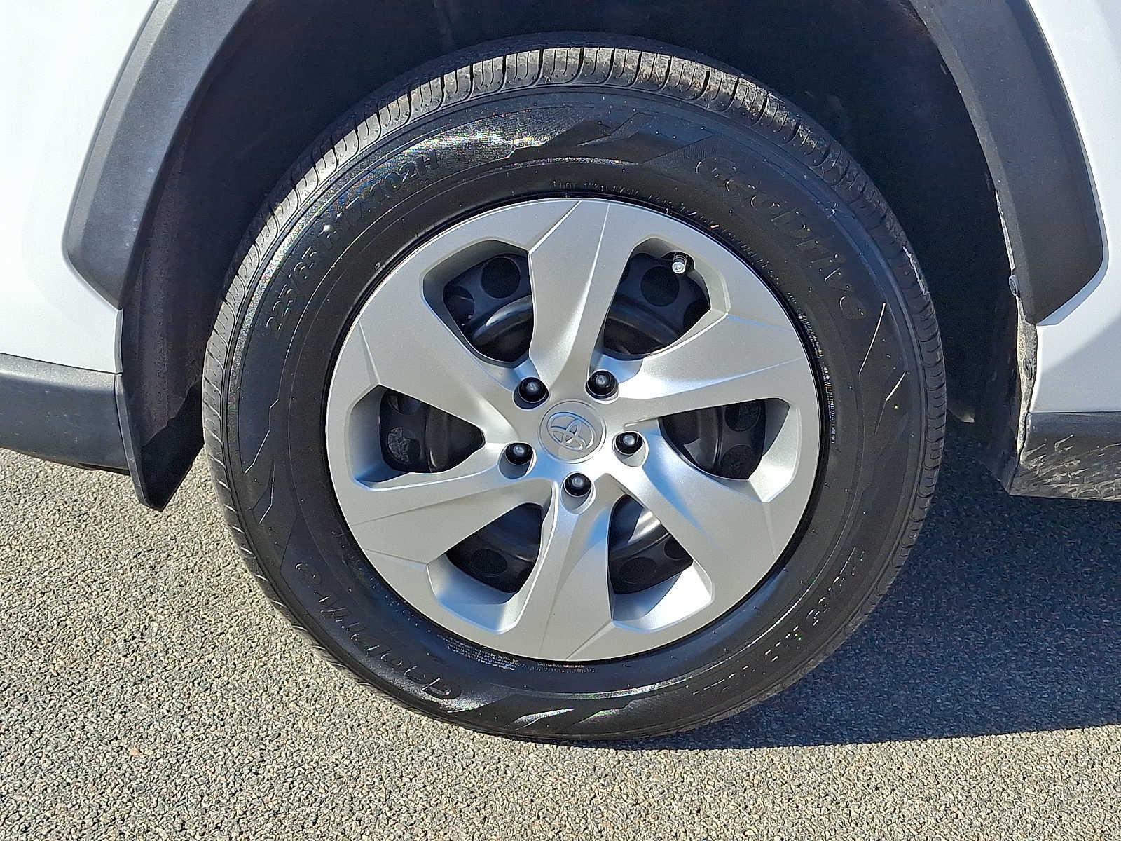 Thumbnail: 2022 Toyota RAV4 - 11