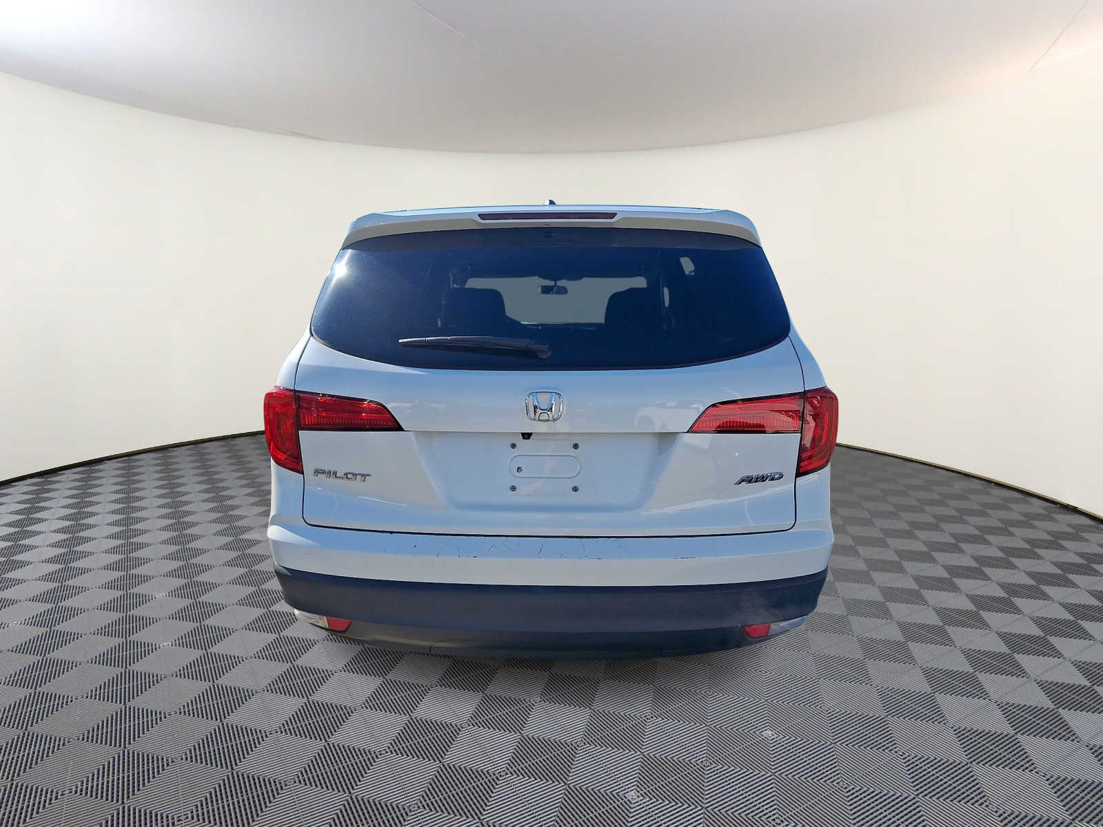 Thumbnail: 2018 Honda Pilot - 6