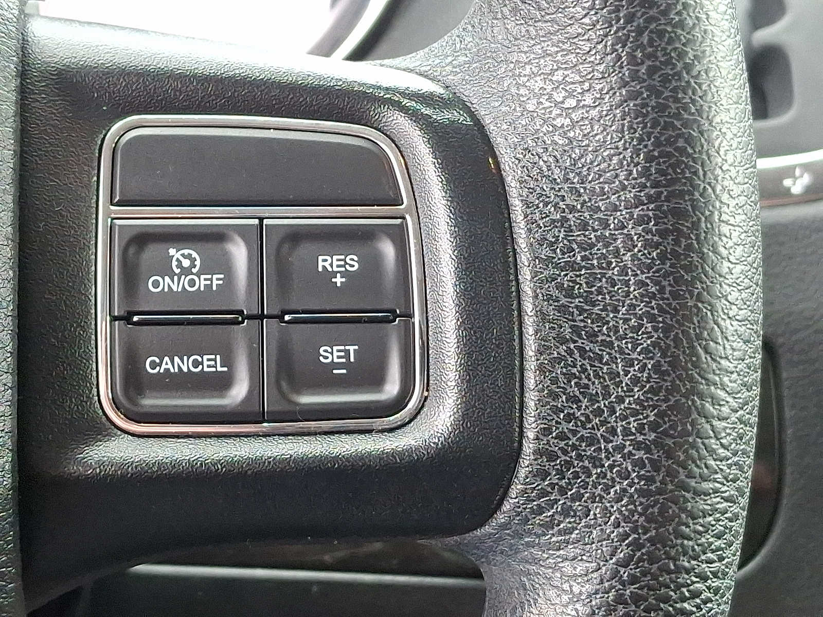 Thumbnail: 2015 Dodge Grand Caravan - 23