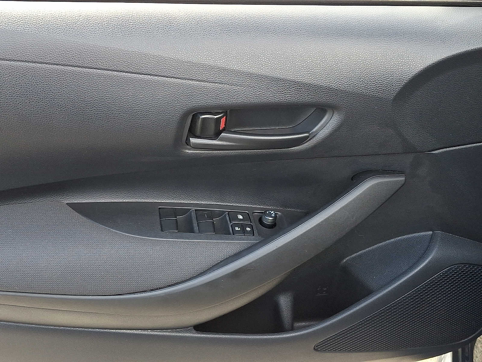 Thumbnail: 2025 Toyota Corolla - 13