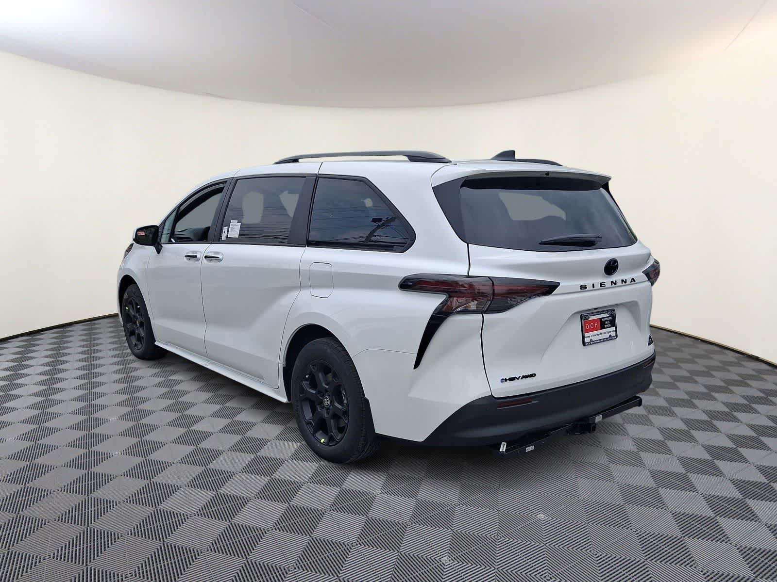 Thumbnail: 2026 Toyota Sienna - 6